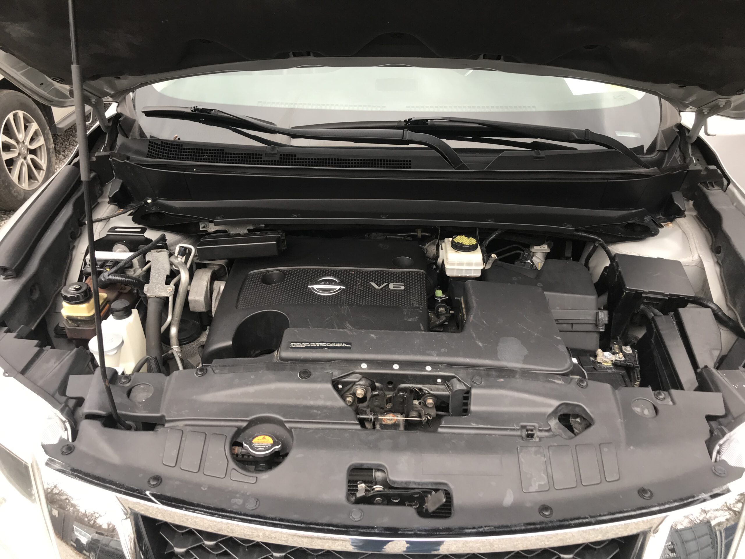 2015 Nissan Pathfinder 4WD 3rd row seating, runs and drives, no visible damage $6,999 full